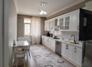 Satılır 3 otaqlı 136 m2 yeni tikili Saray