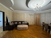 İcarəyə verilir 2 otaqlı 80 m2 yeni tikili 8 Noyabr m.