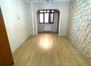 Satılır 2 otaqlı 75 m2 köhnə tikili 8 mkr