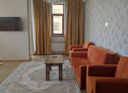 İcarəyə verilir 2 otaqlı 100 m2 yeni tikili 28 May m.