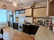 Satılır 2 otaqlı 65 m2 köhnə tikili Qara Qarayev m.