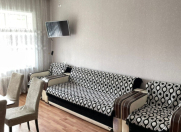 İcarəyə verilir 3 otaqlı 100 m2 köhnə tikili Qara Qarayev m.