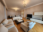 İcarəyə verilir 4 otaqlı 200 m2 yeni tikili Nizami m.