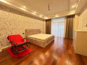 Satılır 5 otaqlı 400 m2 yeni tikili Ağ şəhər