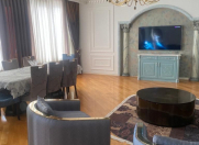 Satılır 4 otaqlı 210 m2 yeni tikili 28 May m.