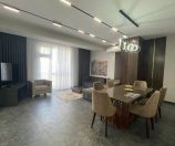 İcarəyə verilir 4 otaqlı 150 m2 yeni tikili 28 May m.