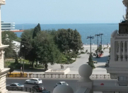 İcarəyə verilir 2 otaqlı 95 m2 köhnə tikili Sahil m.