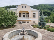 Satılır 8 otaqlı 350 m2 həyət evi Quba