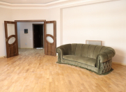 Satılır 4 otaqlı 200 m2 yeni tikili Gənclik m.