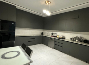 Satılır 7 otaqlı 240 m2 villa Binə