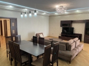 İcarəyə verilir 3 otaqlı 186 m2 yeni tikili 28 May m.