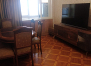 Satılır 2 otaqlı 70 m2 köhnə tikili Xalqlar Dostluğu m.