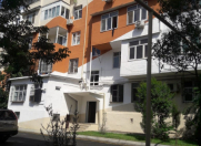 Satılır 2 otaqlı 45 m2 köhnə tikili Memar Əcəmi m.