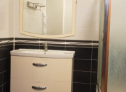 İcarəyə verilir 3 otaqlı 100 m2 yeni tikili Nizami m.