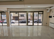 Satılır 1 otaqlı 180 m2 obyekt İnşaatçılar m.