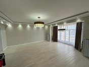 Satılır 4 otaqlı 215 m2 yeni tikili Şah İsmayıl Xətai m.