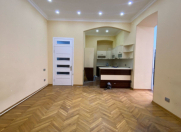 İcarəyə verilir 3 otaqlı 130 m2 ofis Sahil m.