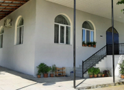 İcarəyə verilir 3 otaqlı 150 m2 həyət evi Şəki