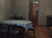 İcarəyə verilir 3 otaqlı 75 m2 köhnə tikili İnşaatçılar m.