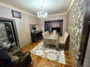 Satılır 5 otaqlı 130 m2 köhnə tikili 8 mkr