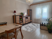 Satılır 2 otaqlı 60 m2 köhnə tikili Xalqlar Dostluğu m.