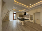 Satılır 4 otaqlı 209 m2 yeni tikili Ağ şəhər