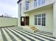 Satılır 4 otaqlı 160 m2 həyət evi Binə