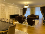 Satılır 4 otaqlı 265 m2 yeni tikili 28 May m.
