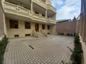 Satılır 1 otaqlı 560 m2 obyekt Gənclik m.