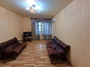 Satılır 3 otaqlı 70 m2 köhnə tikili Gənclik m.