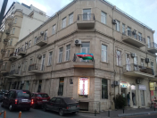 Satılır 5 otaqlı 175 m2 köhnə tikili Sahil m.