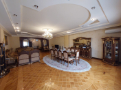 Satılır 5 otaqlı 275 m2 yeni tikili Gənclik m.