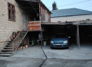 Satılır 3 otaqlı 6000 m2 həyət evi Biləcəri