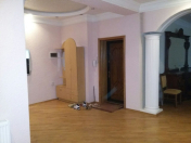 Satılır 4 otaqlı 191 m2 yeni tikili 28 May m.