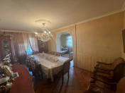 Satılır 4 otaqlı 100 m2 köhnə tikili Həzi Aslanov