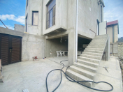 Satılır 4 otaqlı 180 m2 həyət evi Badamdar