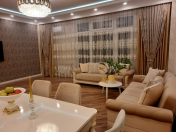 Satılır 3 otaqlı 140 m2 yeni tikili Ayna Sultanova heykəli