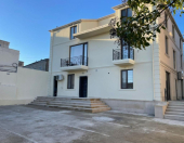 Satılır 8 otaqlı 600 m2 villa Badamdar