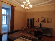 İcarəyə verilir 4 otaqlı 170 m2 köhnə tikili Sahil m.