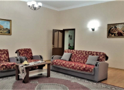 İcarəyə verilir 2 otaqlı 93 m2 köhnə tikili Sahil m.