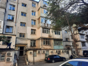 Satılır 3 otaqlı 75 m2 köhnə tikili İnşaatçılar m.