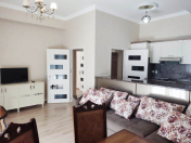 İcarəyə verilir 3 otaqlı 90 m2 köhnə tikili 28 May m.