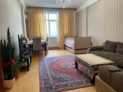 Satılır 2 otaqlı 60 m2 yeni tikili Xalqlar Dostluğu m.