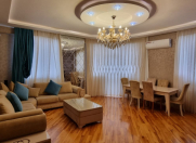 Satılır 4 otaqlı 153 m2 yeni tikili Şah İsmayıl Xətai m.