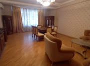 İcarəyə verilir 4 otaqlı 200 m2 yeni tikili 28 May m.