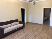 İcarəyə verilir 2 otaqlı 70 m2 köhnə tikili Rusiya səfirliyi