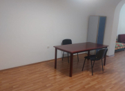 İcarəyə verilir 4 otaqlı 130 m2 ofis Gənclik m.