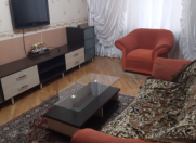 İcarəyə verilir 2 otaqlı 65 m2 köhnə tikili Nizami m.