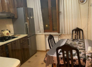 İcarəyə verilir 3 otaqlı 88 m2 köhnə tikili Nizami m.