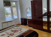 İcarəyə verilir 4 otaqlı 120 m2 köhnə tikili 28 May m.